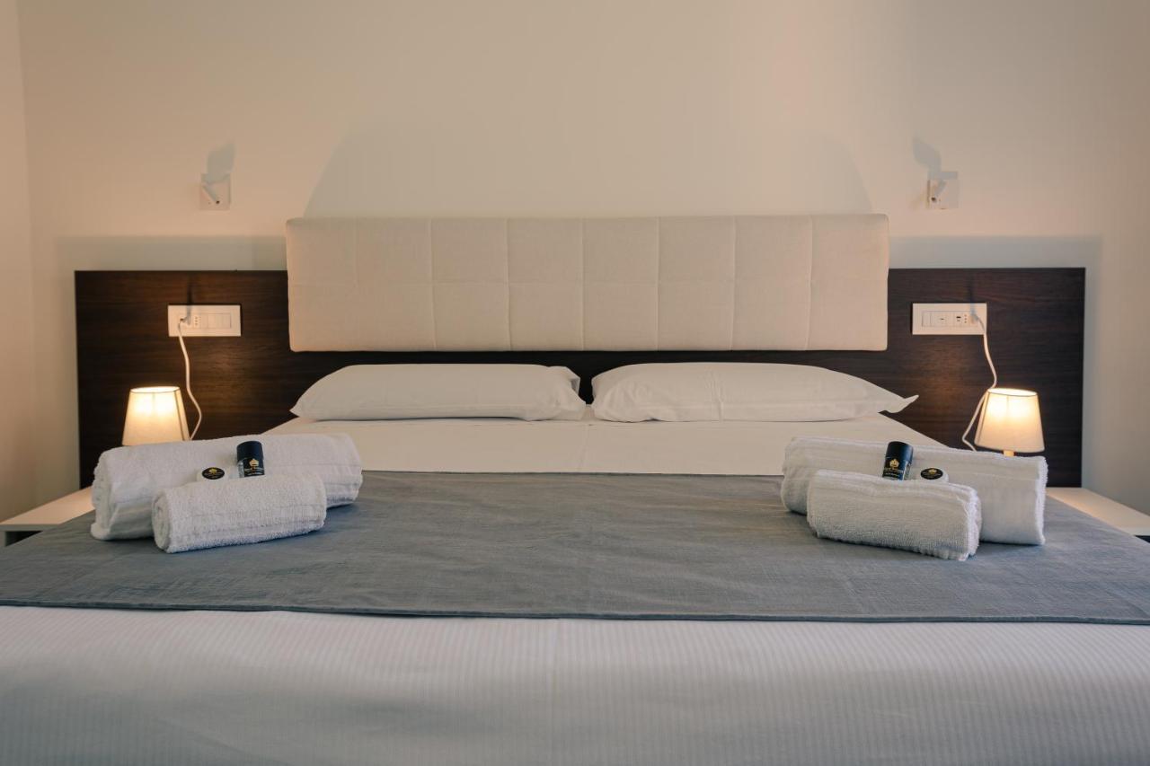 Verona Centre Suite - Royal Welcome Bagian luar foto