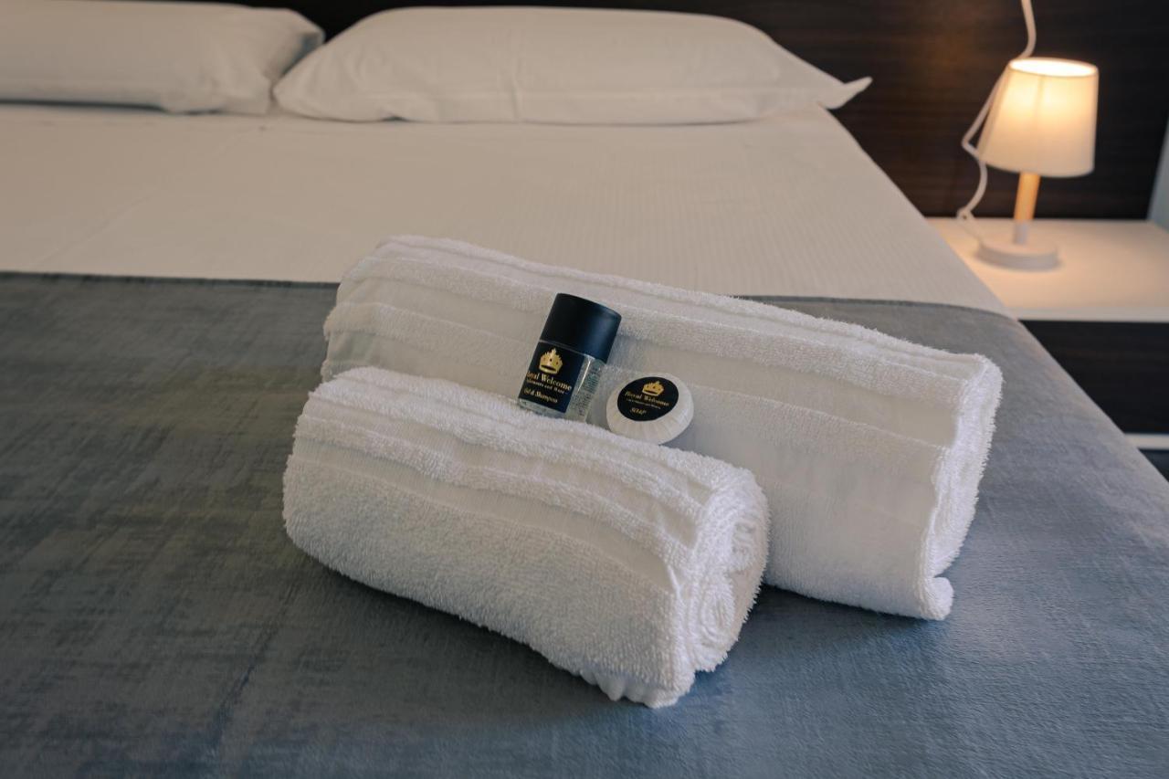 Verona Centre Suite - Royal Welcome Bagian luar foto